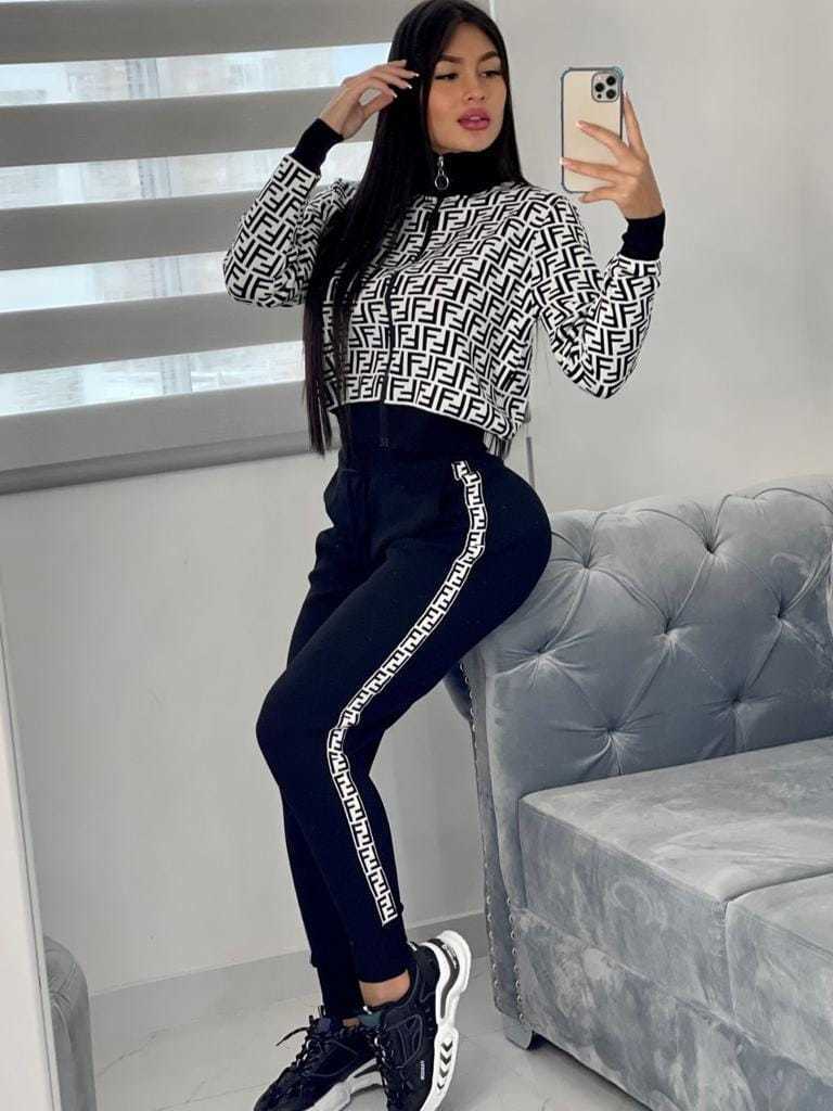 Stylish and Elegant Casual Sportswear Two-piece Set