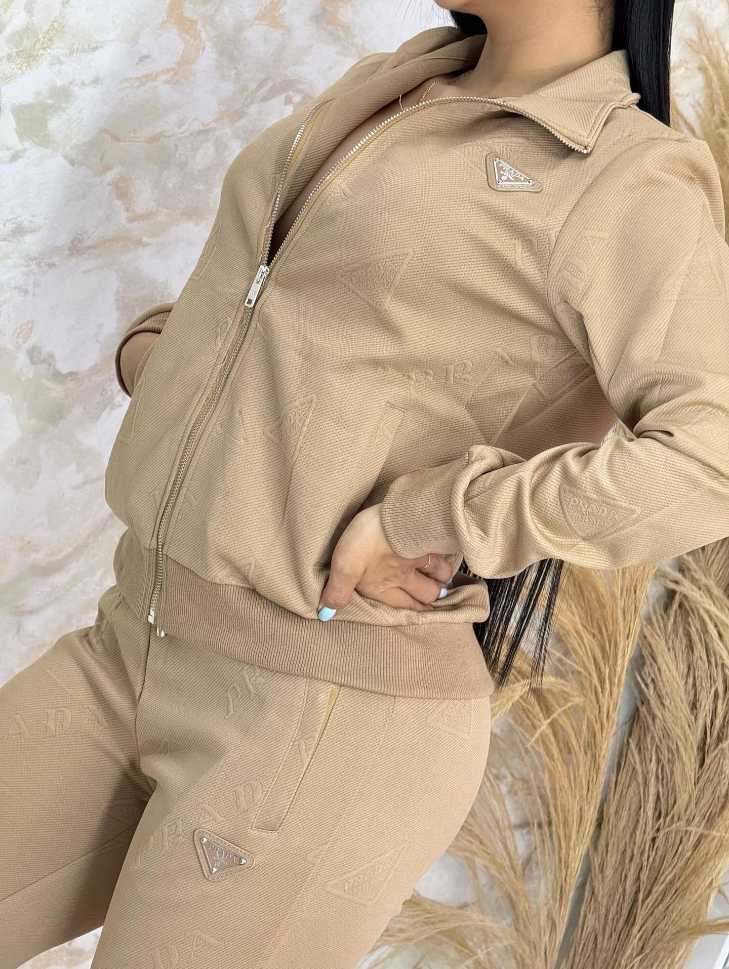 Casual Gold Label Embossed Long-Sleeve Zipper Tracksuit