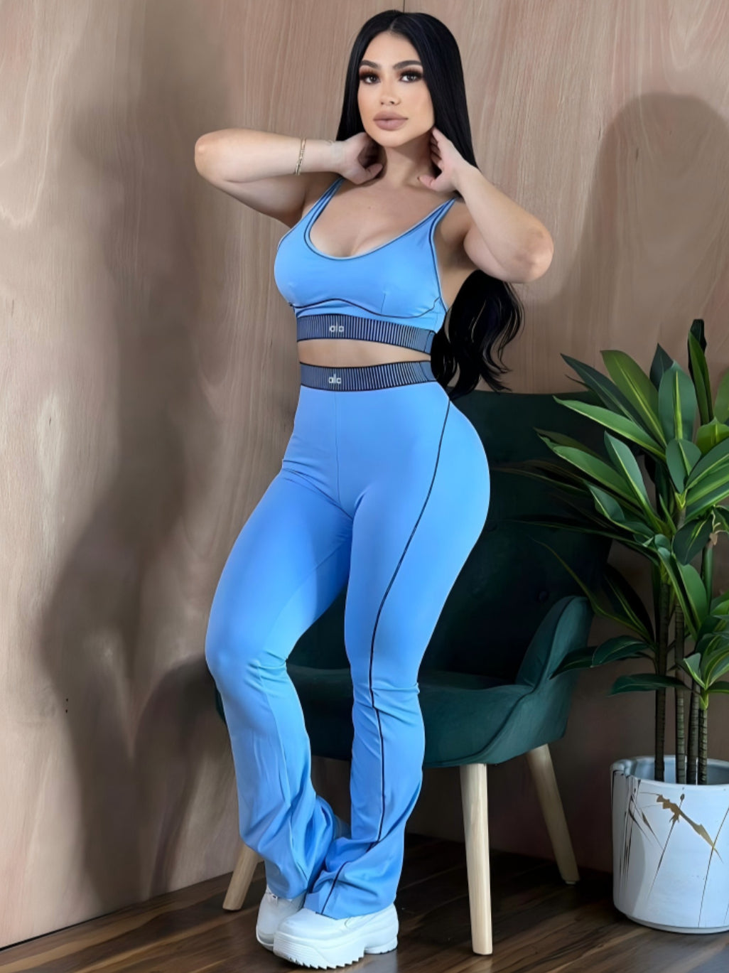 Sleeveless High-waisted Yoga Workout Set with Bra Pads