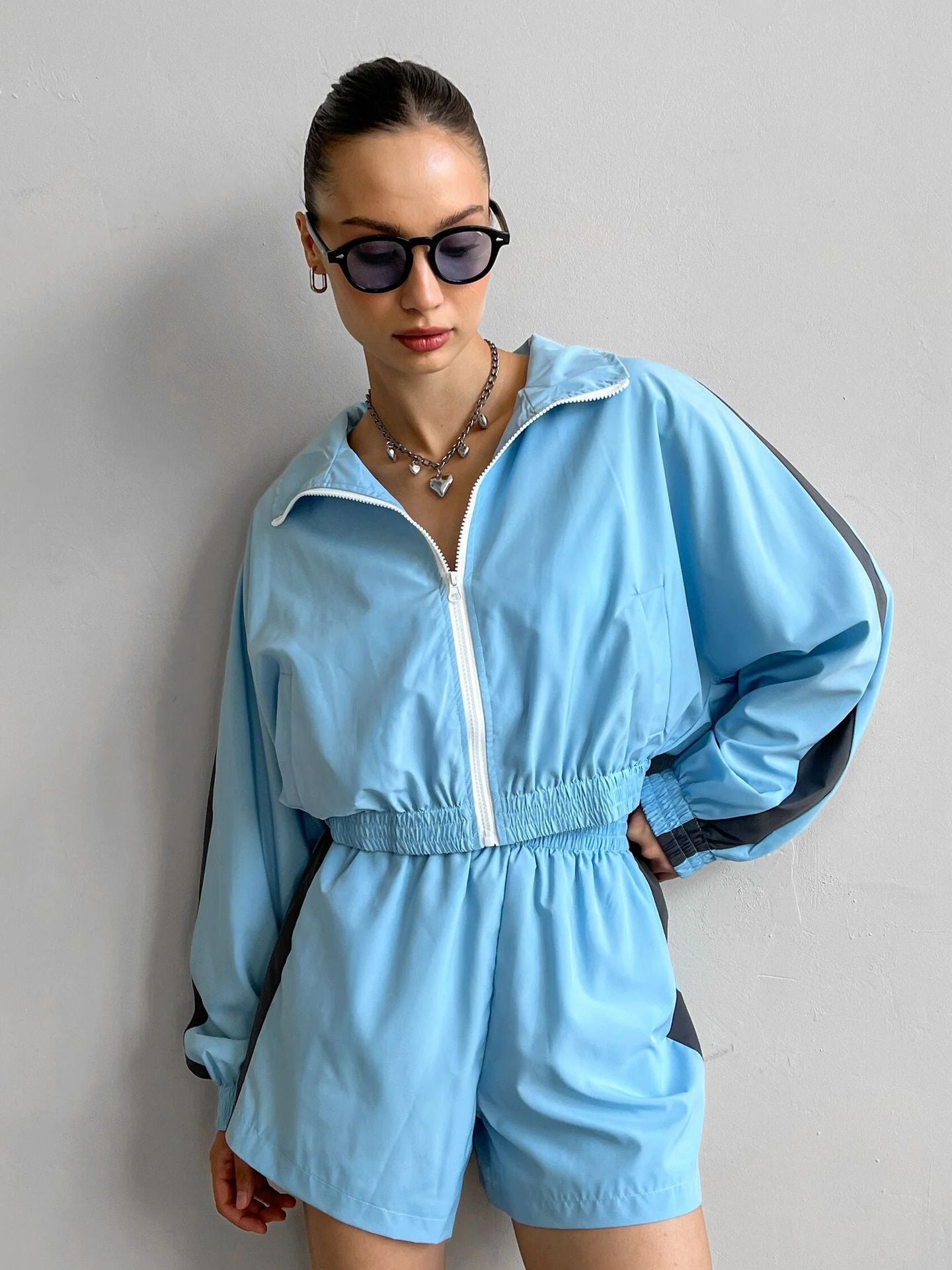 Stylish Long-sleeved Zip-up Sports Cardigan Jacket and Shorts Sports Casual Set
