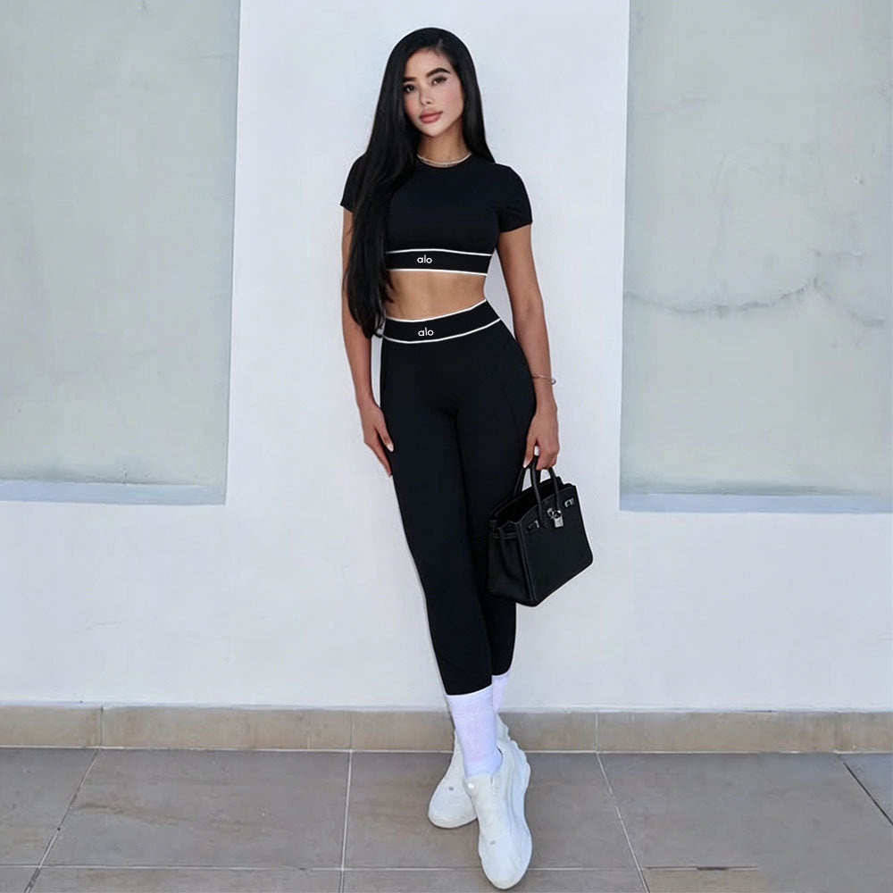 Simple Sweat-wicking Vest and Trousers Yoga Fitness Workout Set