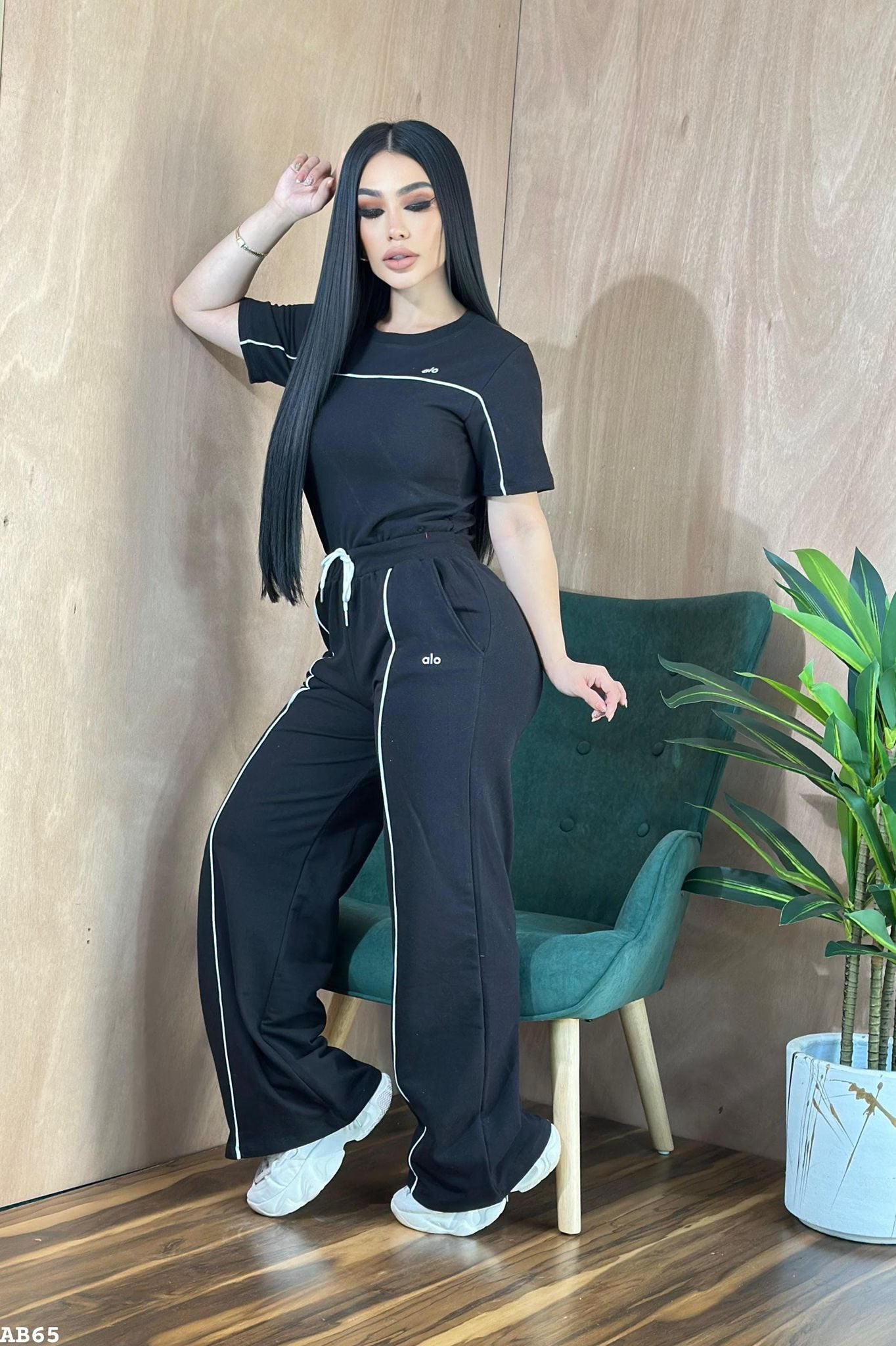Embroidered Letter Simple Short-sleeved Wide-leg Pants Casual Sportswear Set