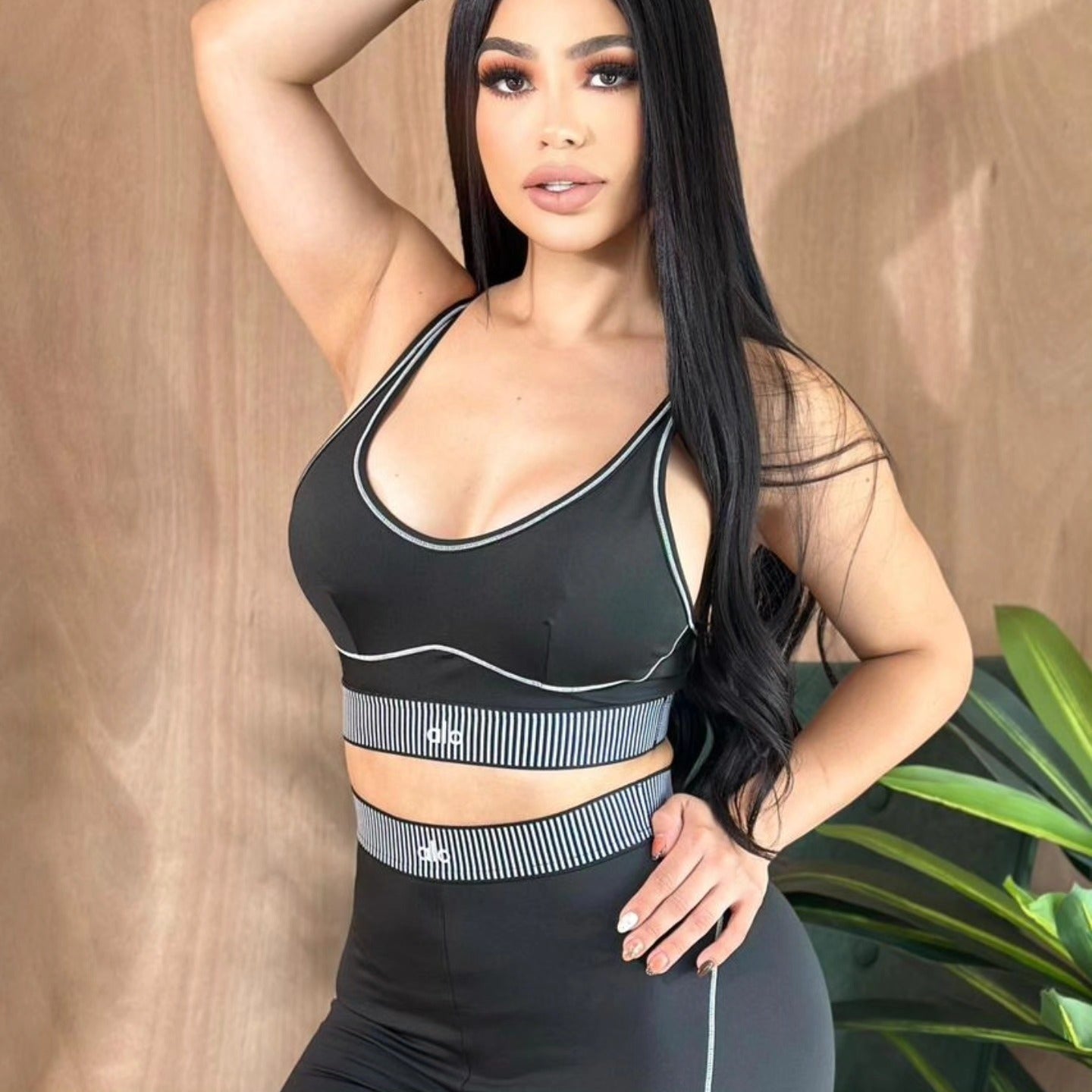 Sleeveless High-waisted Yoga Workout Set with Bra Pads